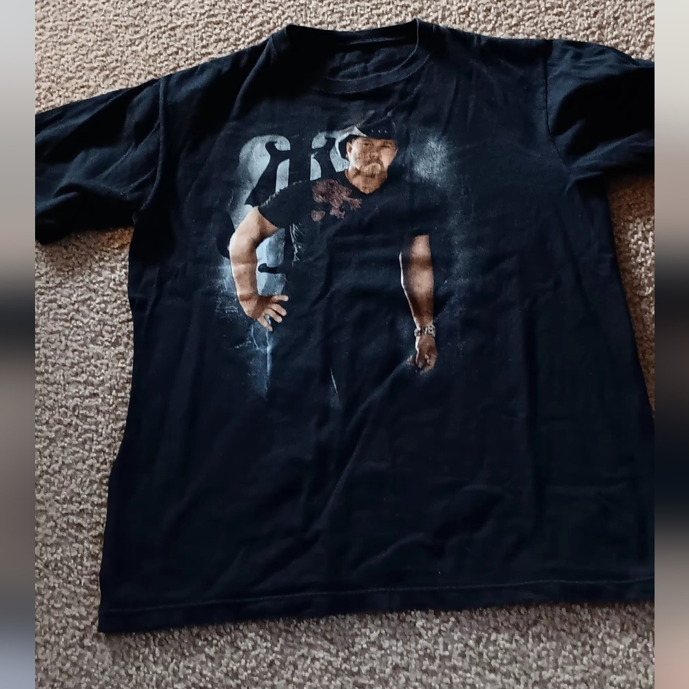 Men black t shirt Trace Adkins concert size medium